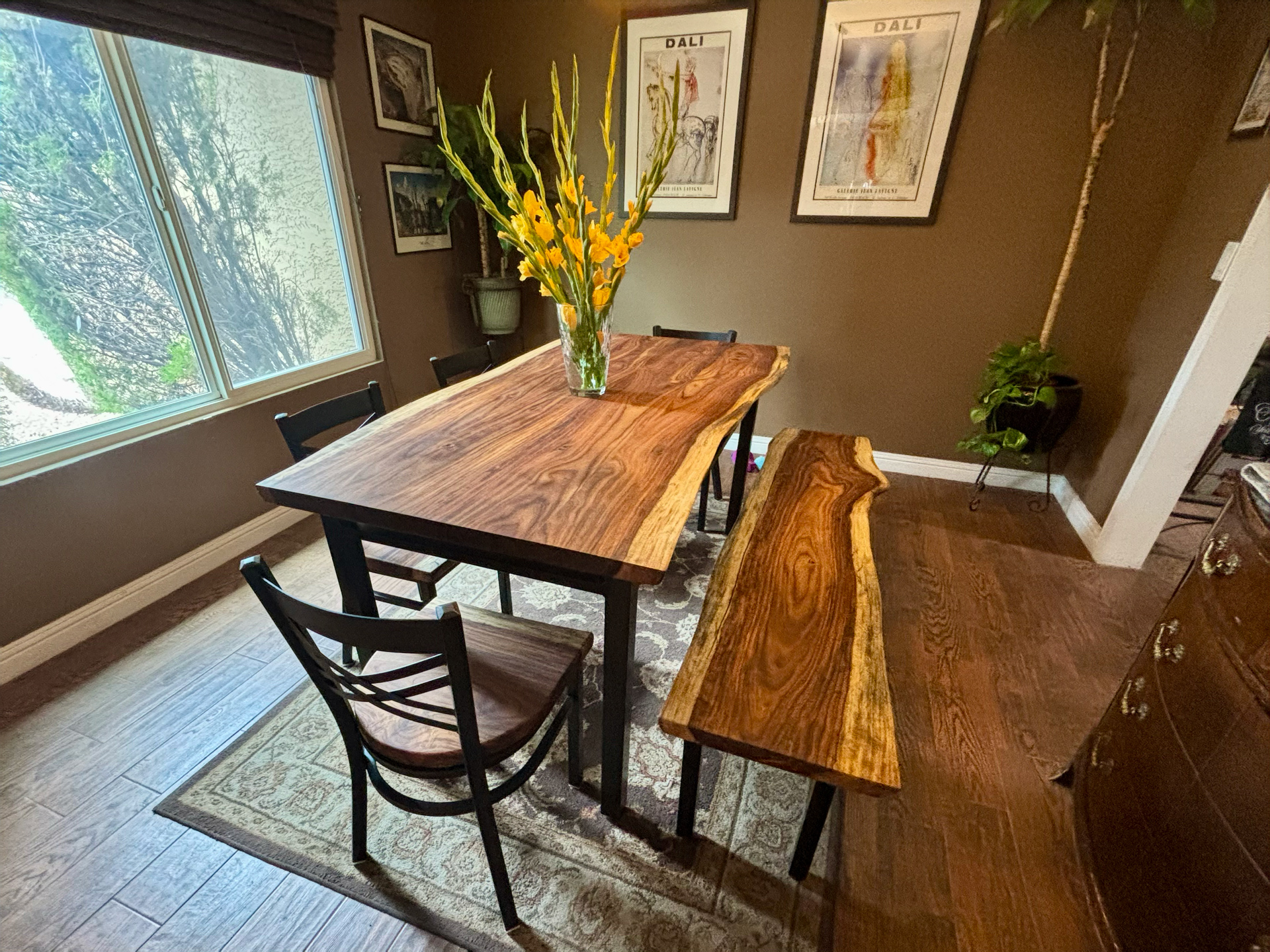 The finished live-edge Arizona Rosewood table